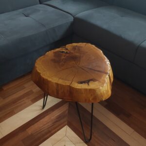 Stoliki dębowy zalany żywicą